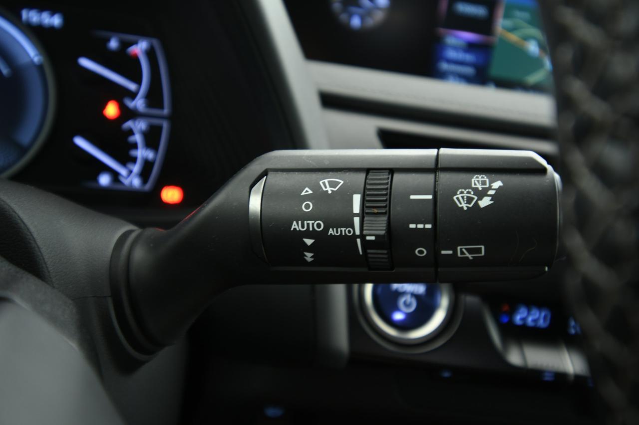 LEXUS UX 250h 2.0 F-Sport 2wd cvt CAMERA+ACC+C17"