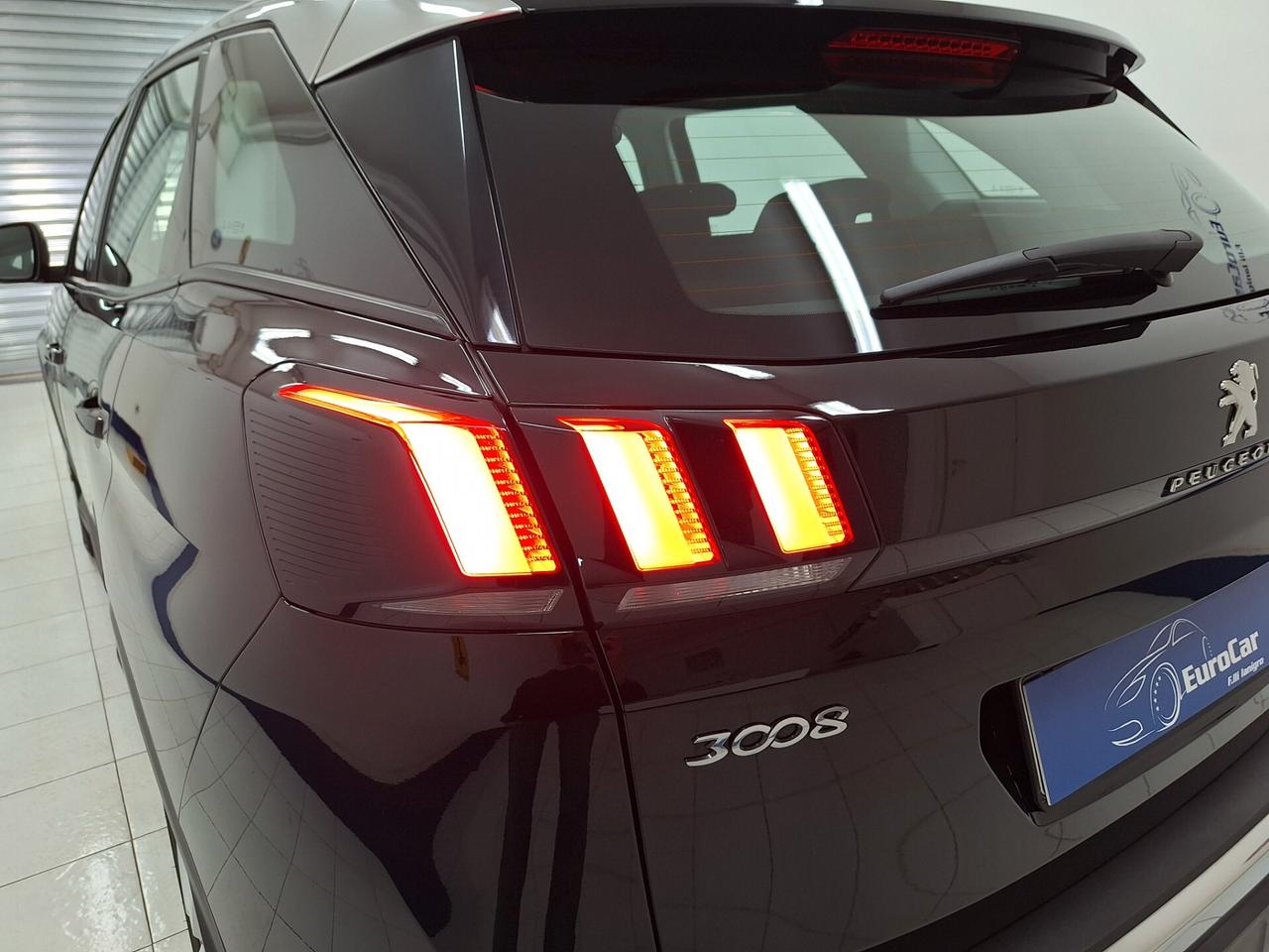 Peugeot 3008 Business 1.5 BlueHDi 130cv