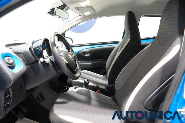 TOYOTA Aygo 1.0 VVT-i 72 CV 5 PORTE X-PLAY MMT NEOPATENTATI