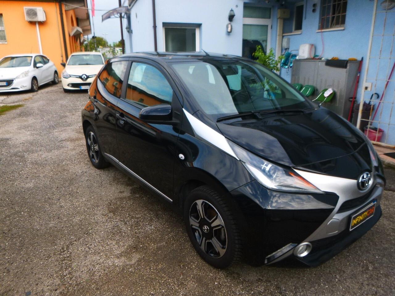 Toyota Aygo 1.0 VVT-i 69 CV 5 porte x-clusiv