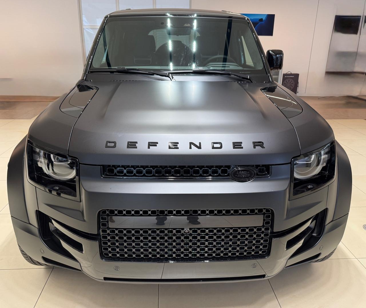 Land Rover Defender 110 4.4 V8 635 CV AWD Auto OCTA Black