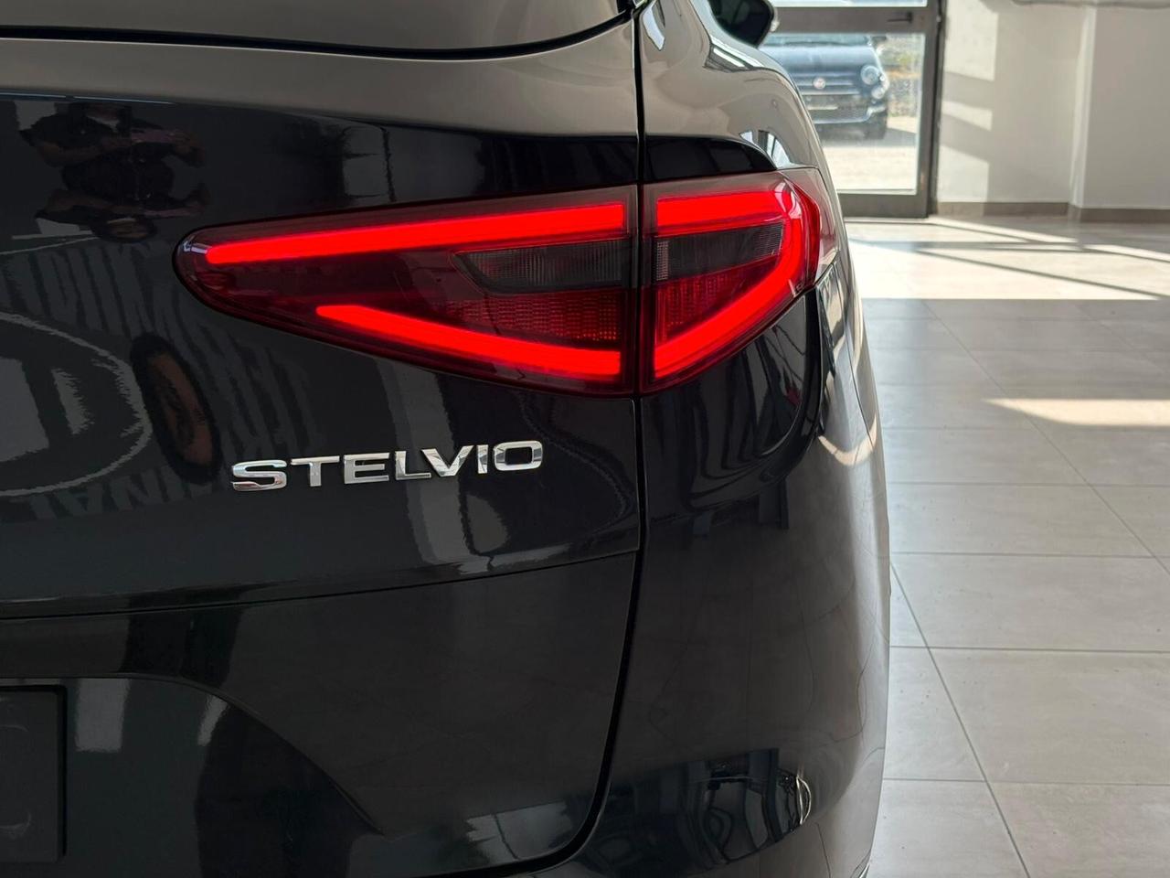 Alfa Romeo Stelvio 2.2 Turbodiesel 190 CV AT8 Q4 Business
