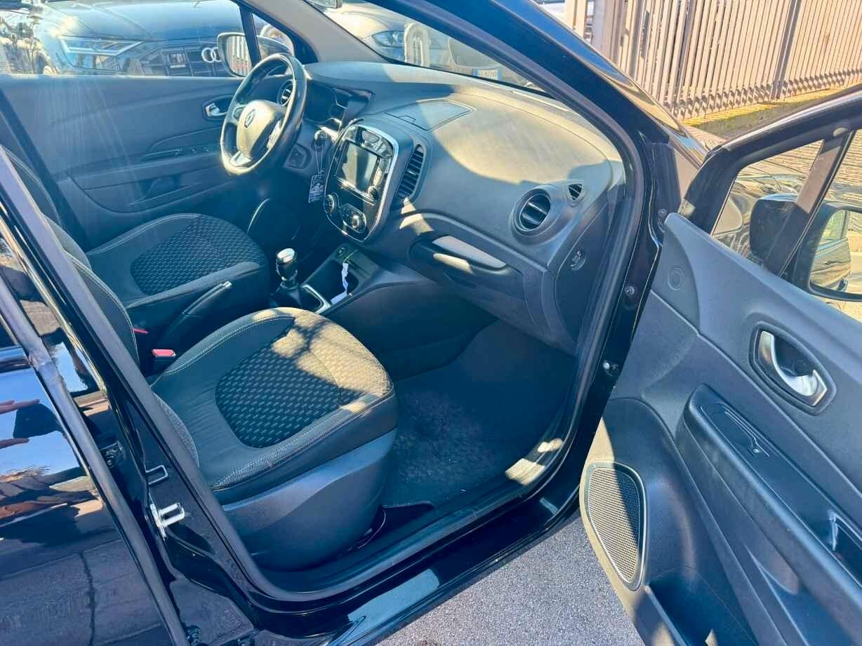RENAULT CAPTUR 1.5 dCi 110 CV *FARI FULL LED