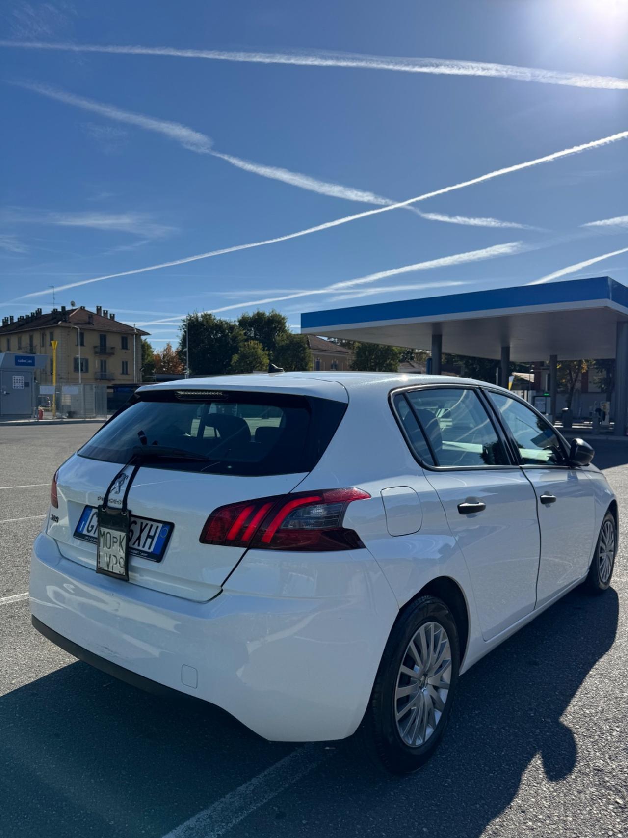 Peugeot 308 BlueHDi 100 S&S Business