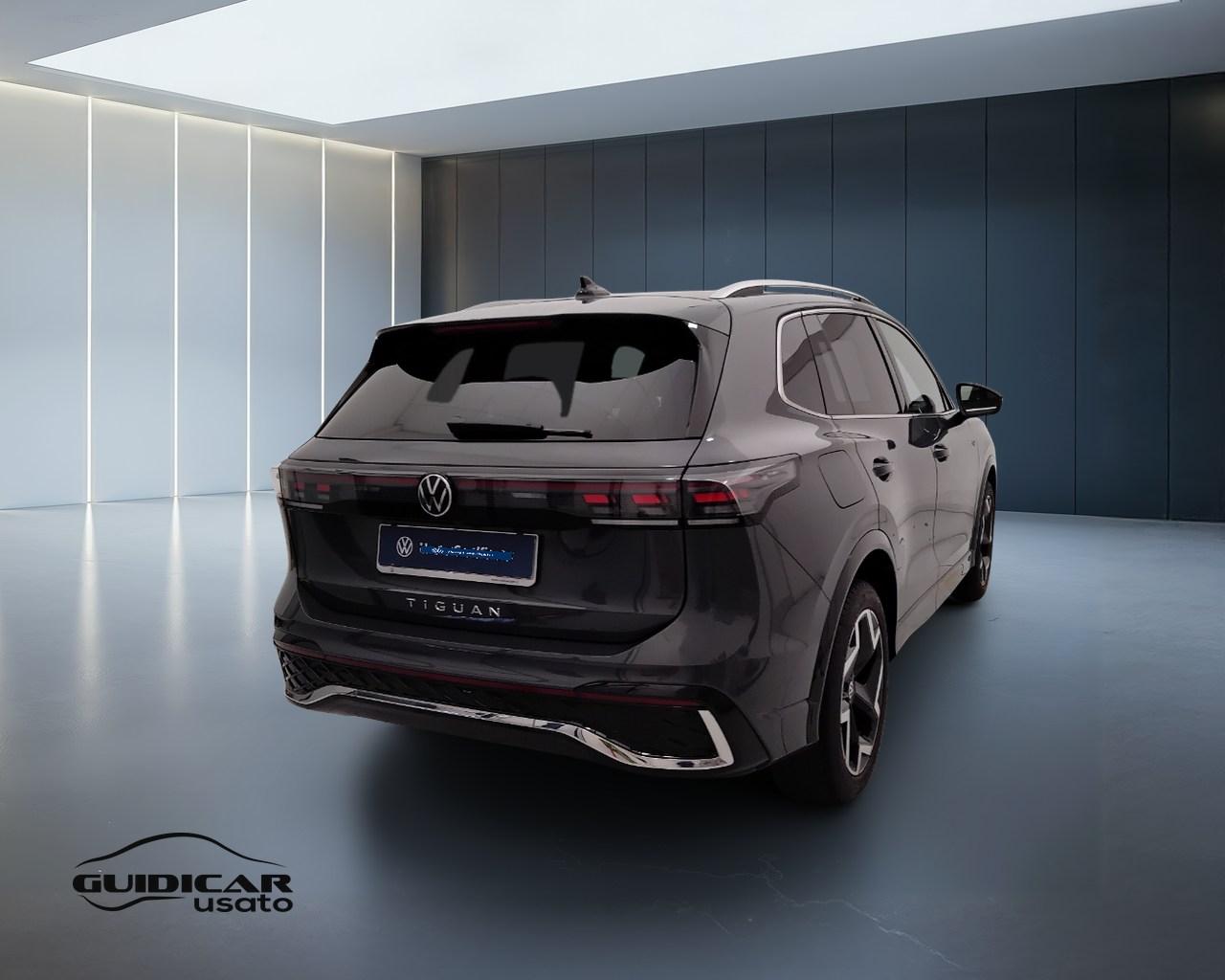 VOLKSWAGEN Tiguan III 2024 - Tiguan 2.0 tdi R-Line 150cv dsg