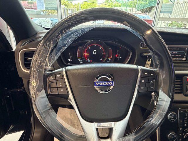 VOLVO V40 V40 II1.6 d2 R-design Kinetic (r-design)