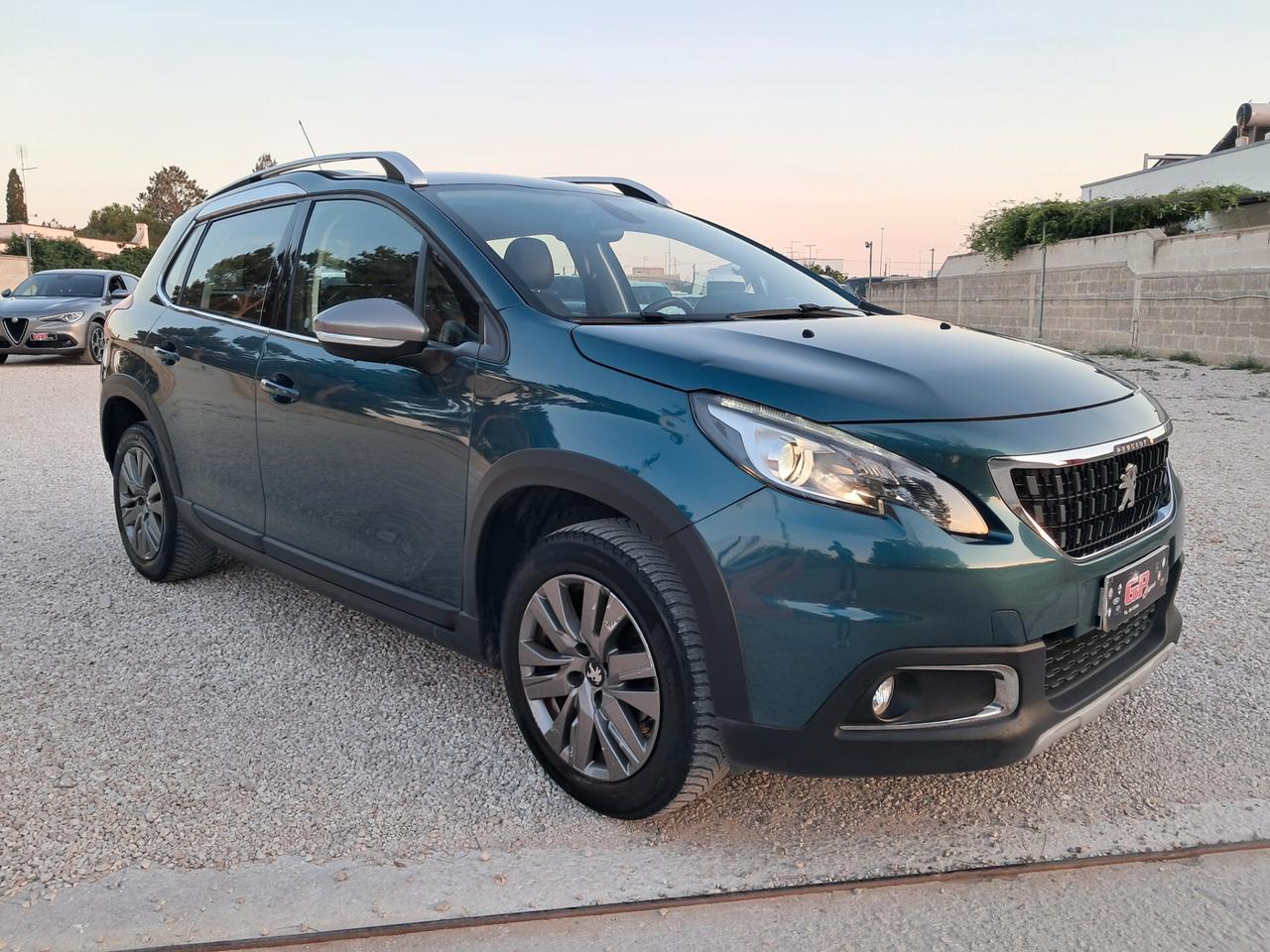 Peugeot 2008-1.6HDi 100CV Allure*NAVI*LED*CRUISE