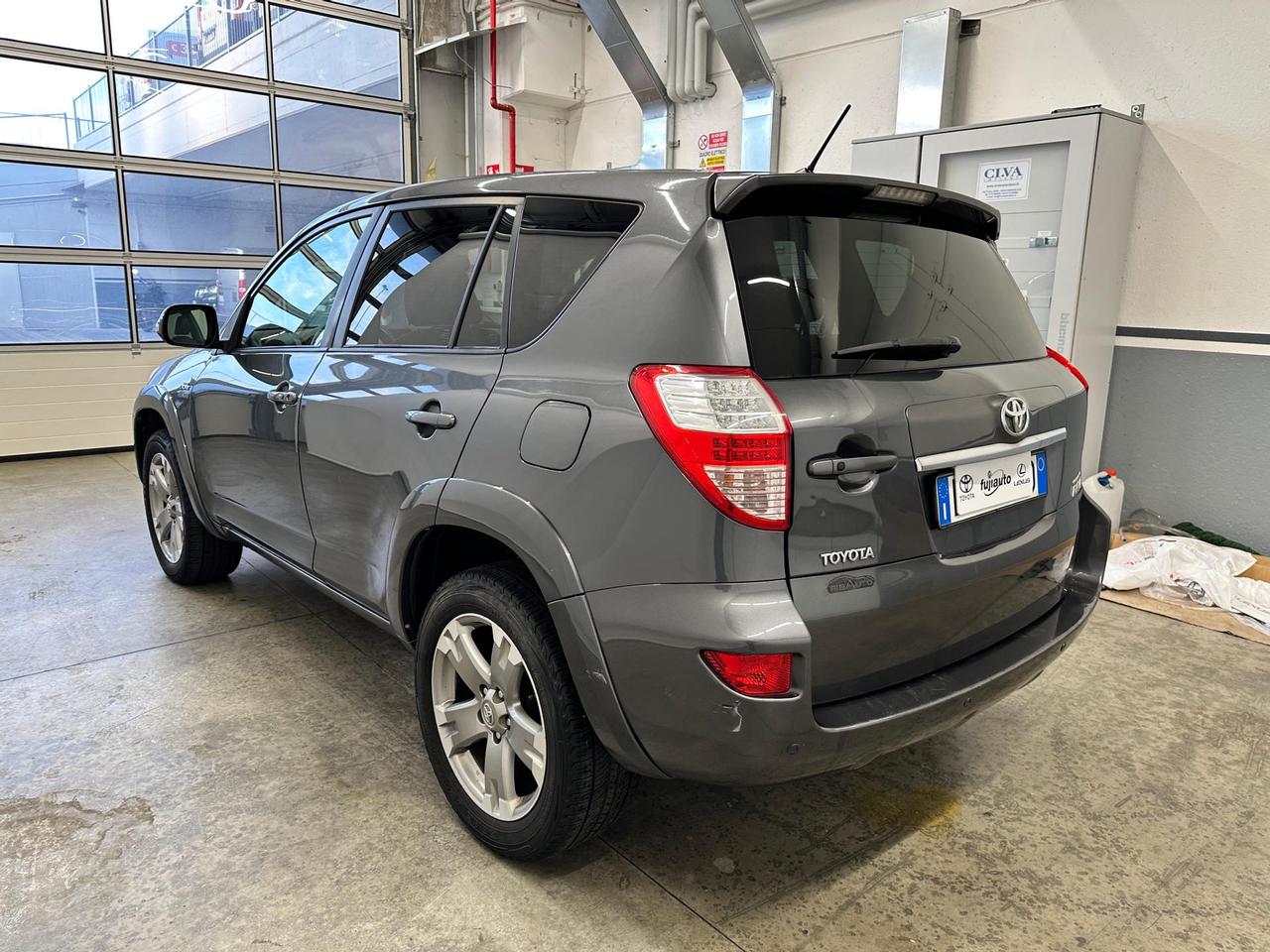Toyota RAV4 2.2 d-cat Luxury 177cv my09