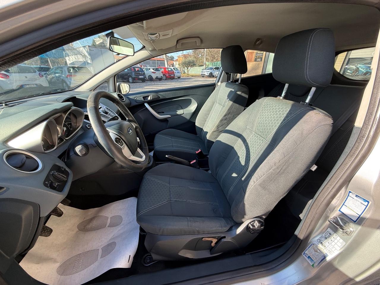 Ford Fiesta 1.4 TDCi 70CV 3 porte - Neopatentati