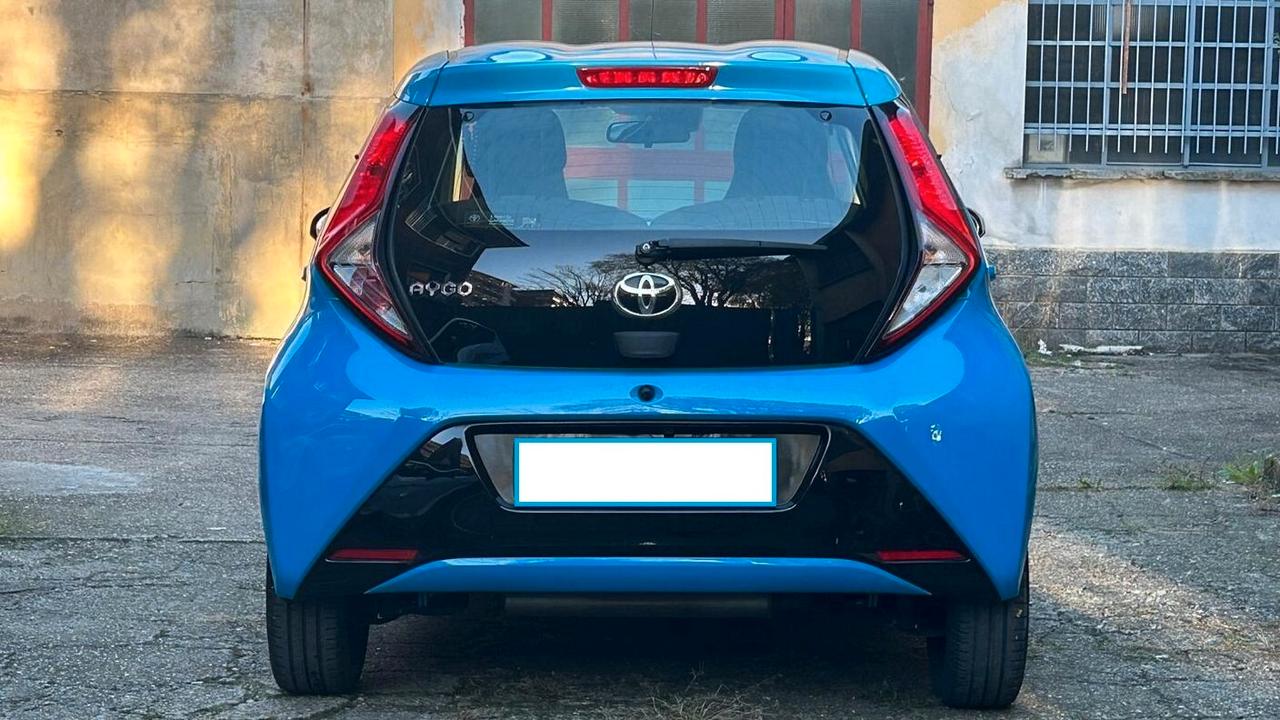 Toyota Aygo 1.0 VVT-i 72 CV 5 porte x-cool MMT