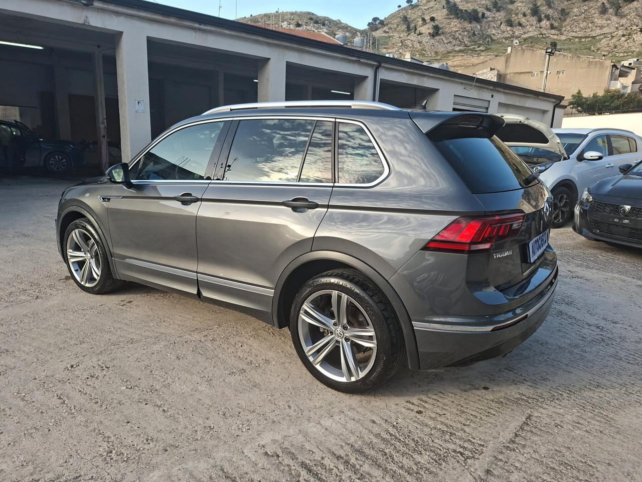 Volkswagen Tiguan 2.0 BiTDI SCR 4MOTION Advanced R-Line BMT