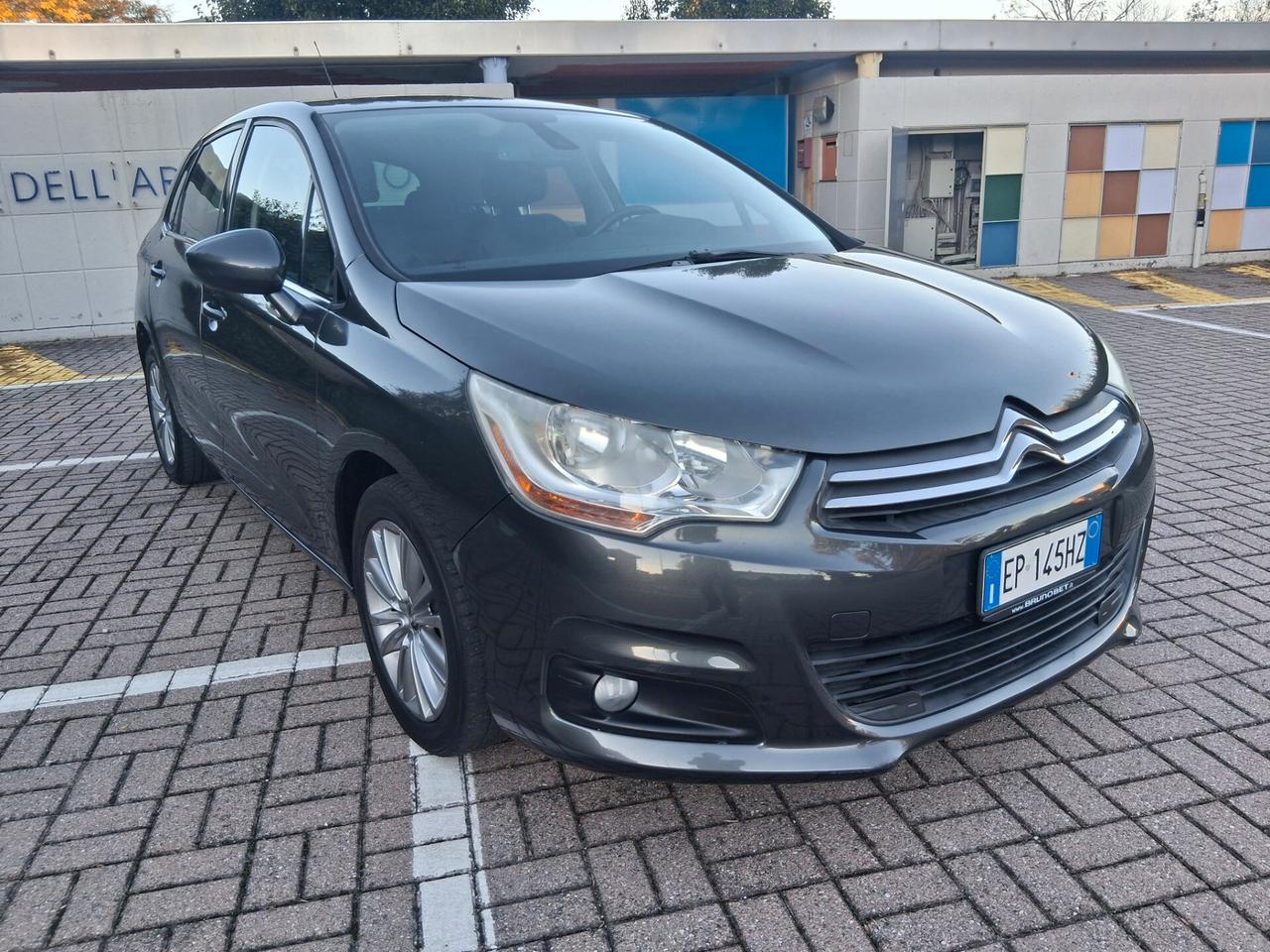 Citroen C4 1.4 VTi 95 Seduction..CELL 320 147 1147 WUATSAPP 3276540940