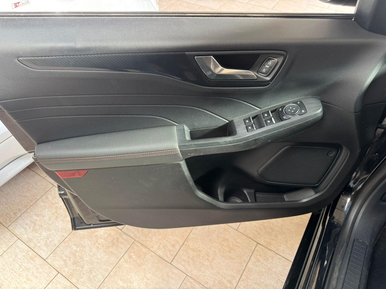 Ford Kuga 2.5 Full Hybrid 190 CV CVT 2WD ST-Line