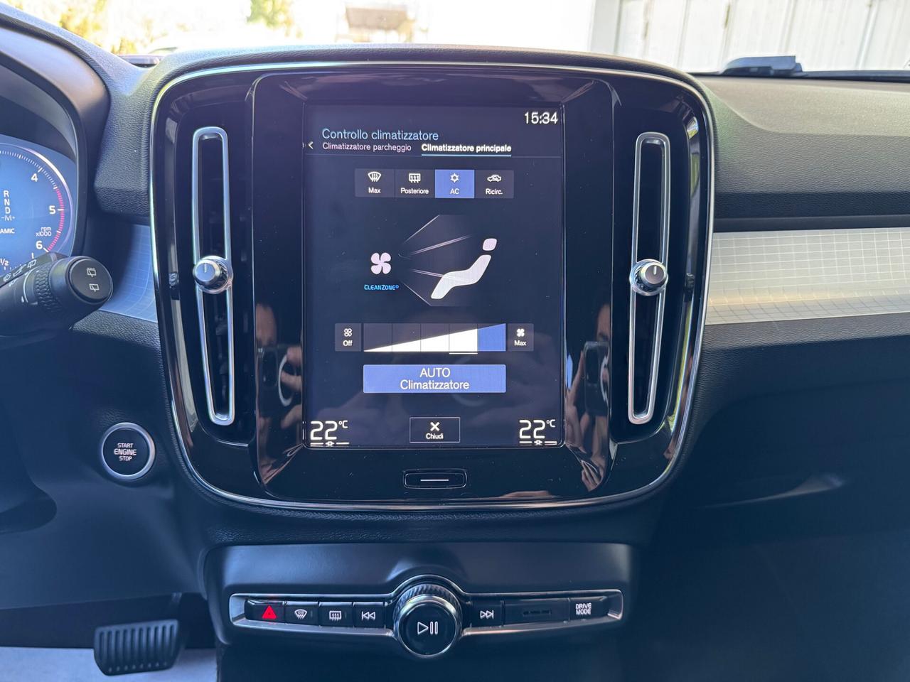 Volvo XC40 2.0 d3 Momentum AWD Auto GARANZIA24MESI