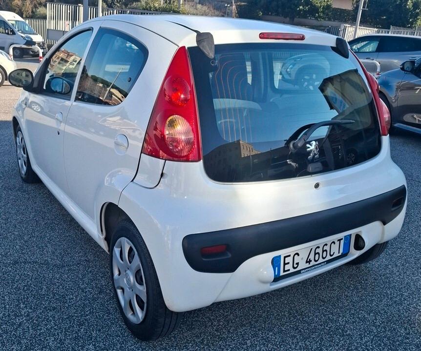 Peugeot 107 1.0 68CV 5p. Desir - 2011