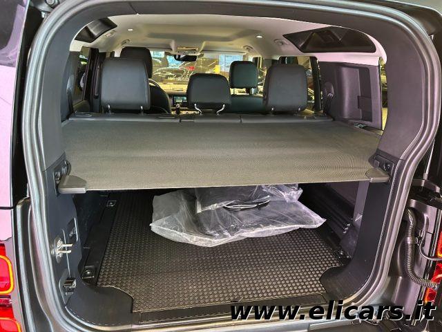 LAND ROVER Defender 110 3.0D I6 200 CV AWD Auto SE Autocarro