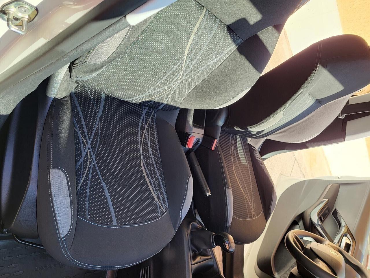 PEUGEOT 208 1,4 HDI-UNICA PROPRIETAR-4 REVISIONI