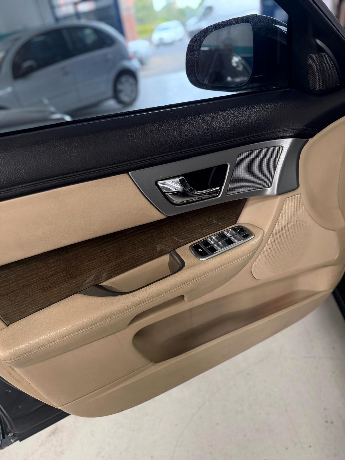 Jaguar XF 3.0 D V6 Premium Luxury