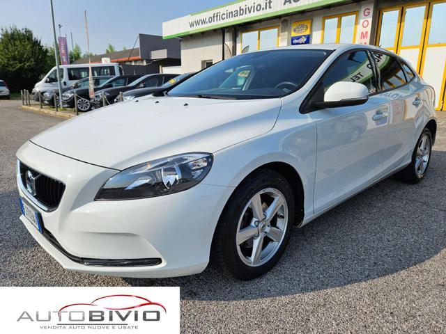 VOLVO V40 D2 Momentum