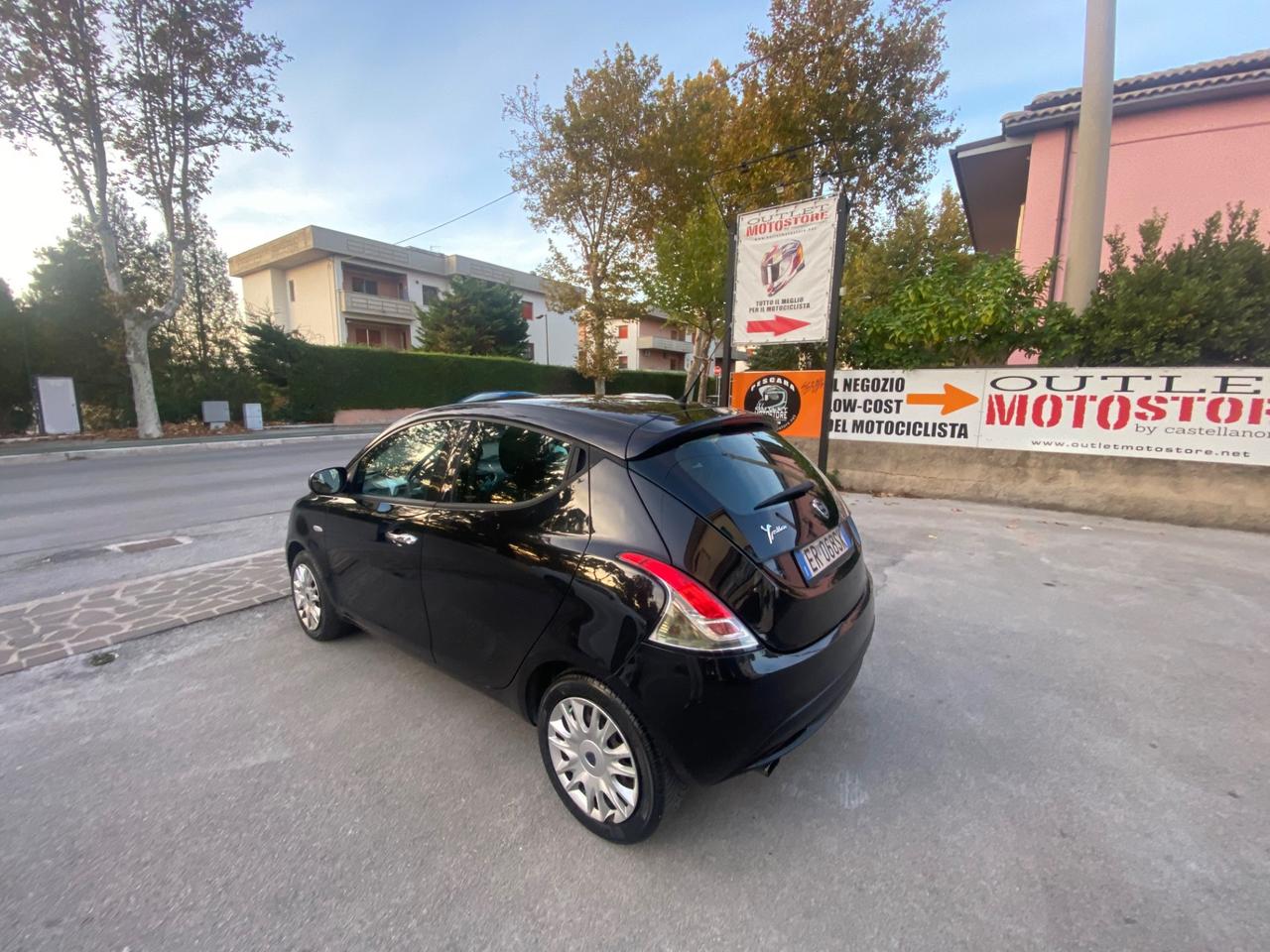 Lancia Ypsilon 1.2 69 CV 5 porte S&S Platinum