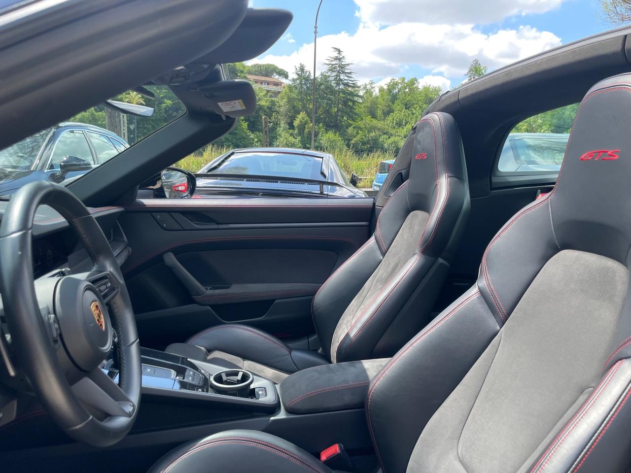 Porsche 911 Carrera 4 GTS Cabriolet