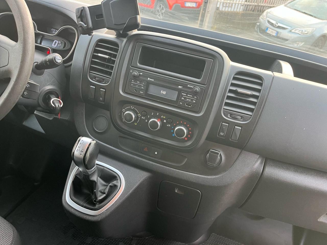 RENAULT TRAFIC 9P LUNGO CAMBIO AUTOMATICO DOPPIA PORTA