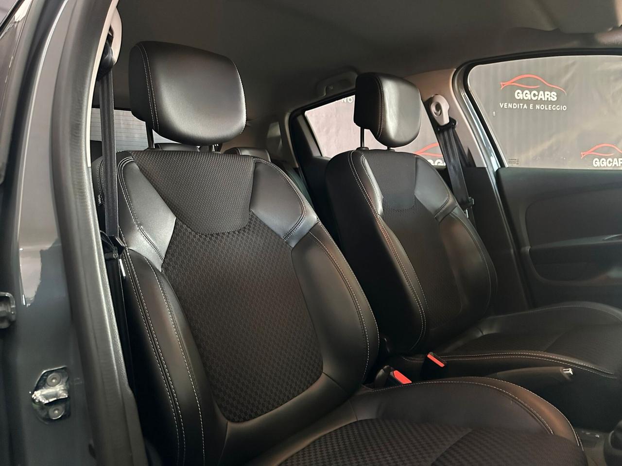 Renault Clio dCi 8V 90 CV 5 porte Moschino Intens