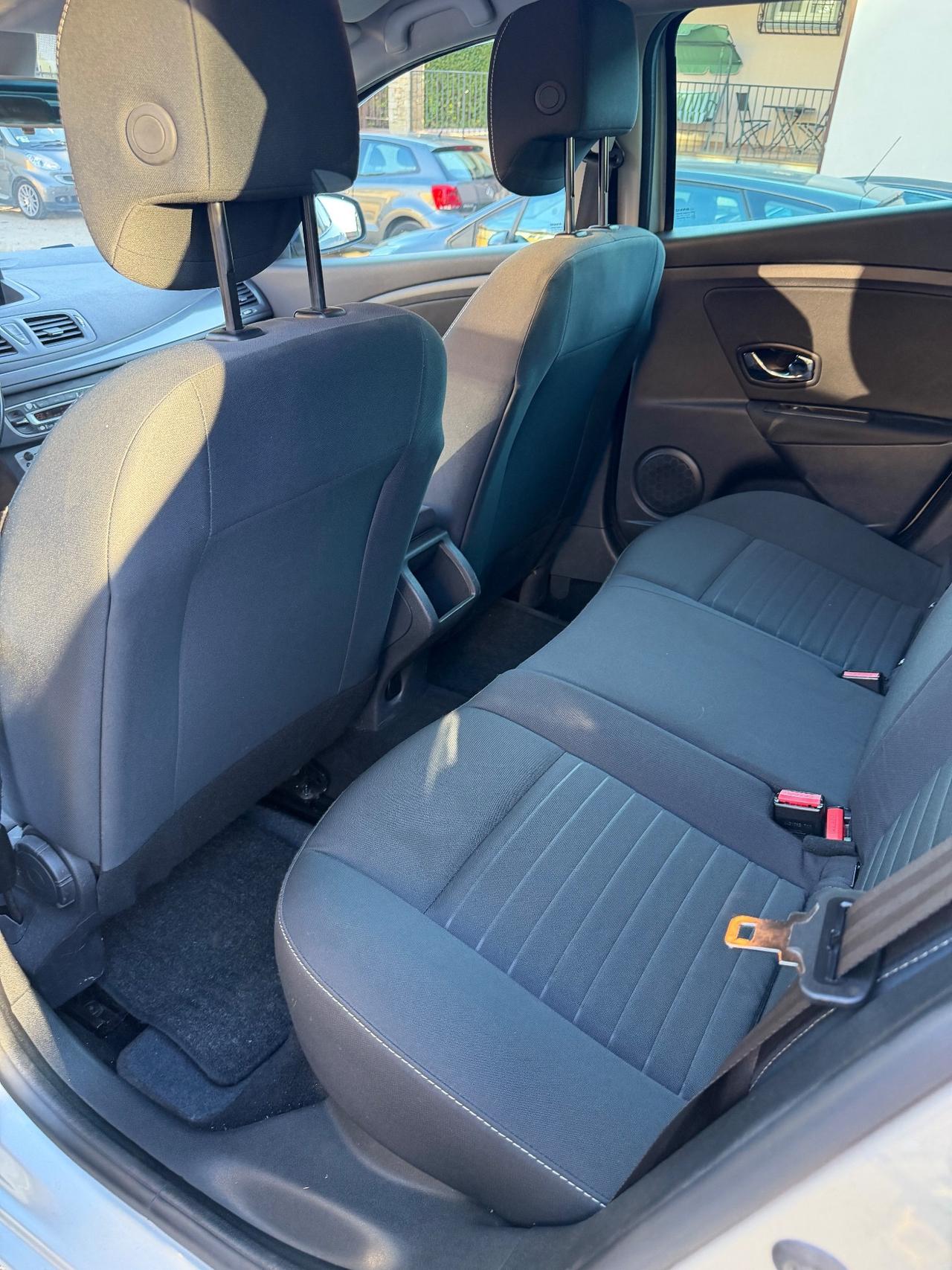 Renault MEGANE dCi 110CV LIMITED KMCERT GARANZ UNICOPR