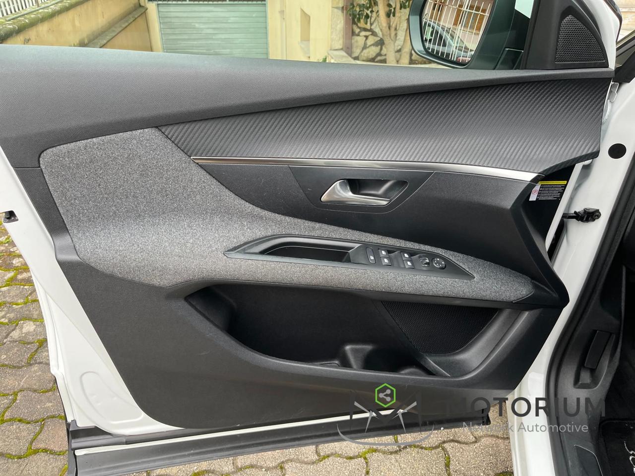 Peugeot 3008 BlueHDi 130 SeS EAT8