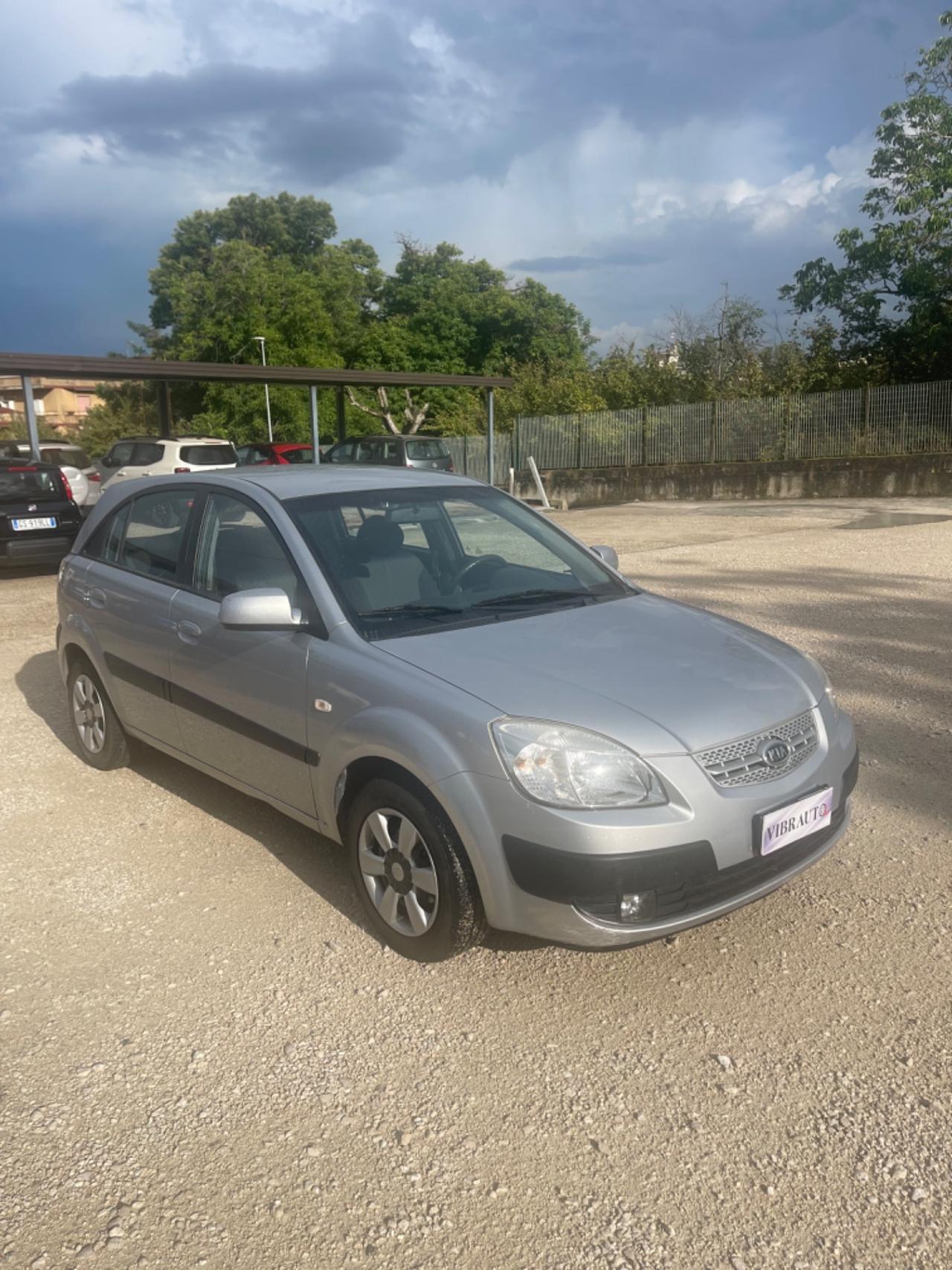 Kia Rio 1.5 16V CRDi 5p. EX Challenge