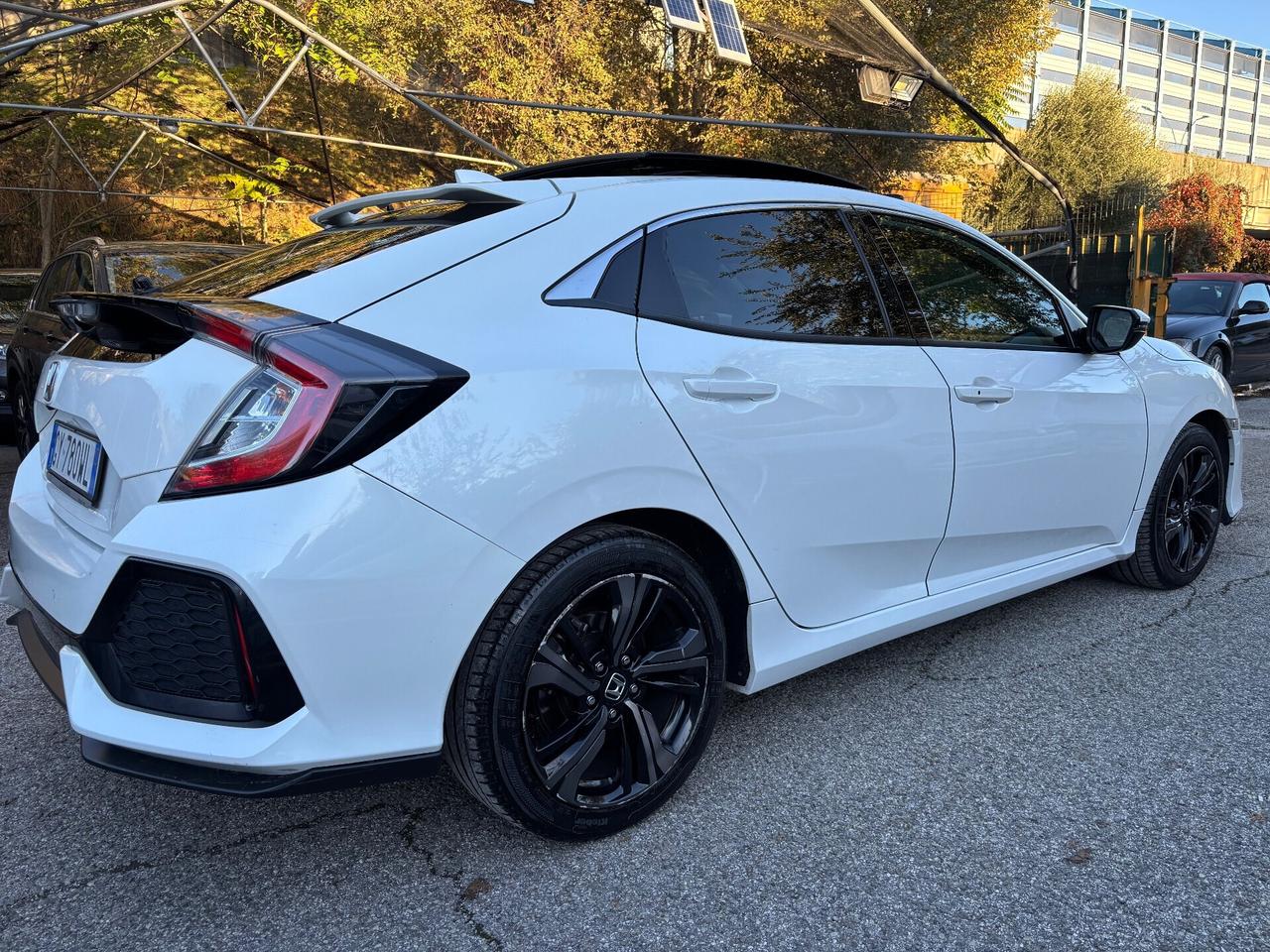 Honda Civic 1.6 5 porte Executive Premium