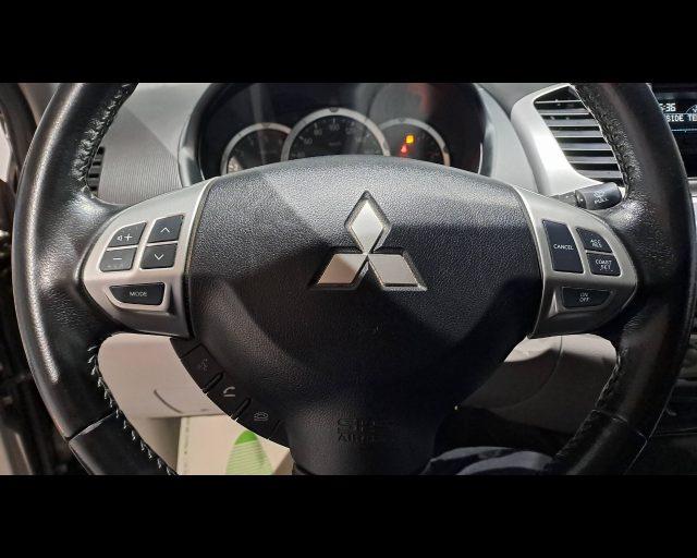 MITSUBISHI L200 d.cab 2.5 di-d Intense N1 E5