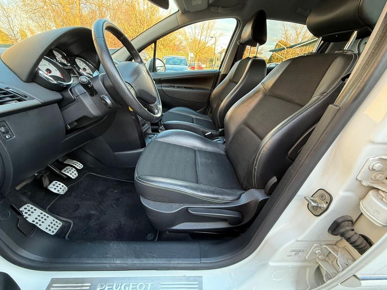 Peugeot 207 5p 1.4 95 CV 74.900 KM