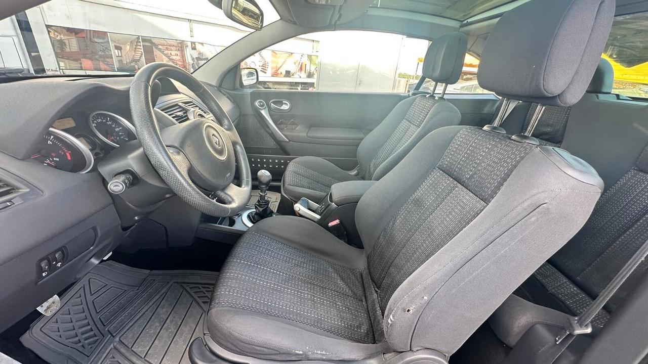 Renault Megane Mégane C-C 1.9 dCi/130CV Dynamique-KM CERTIFICATI
