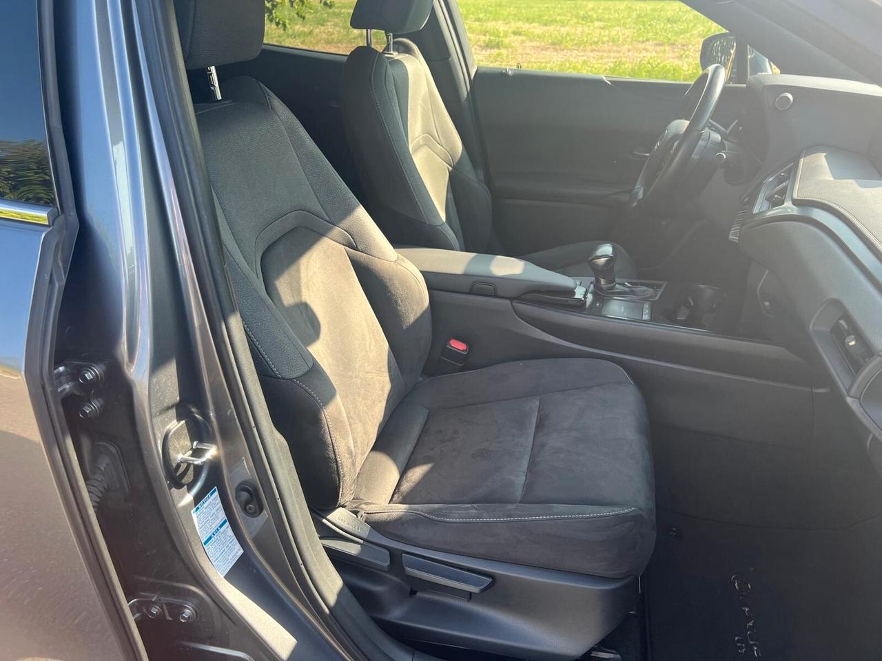 Lexus UX Hybrid 4WD Executive