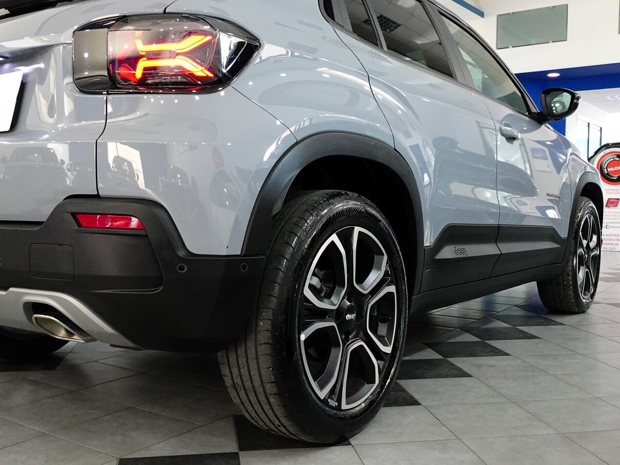 Jeep Avenger 1.2 E-HYBRID 110 CV EDCT6 MHEV SUMMIT