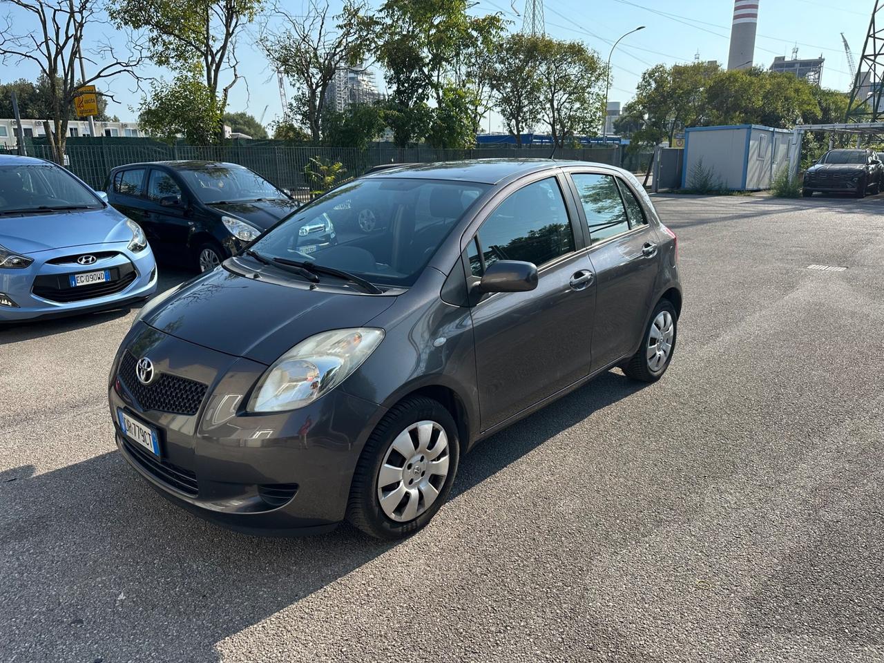 Toyota Yaris 1.0 5p. Now - 97.000km - Neopatentati