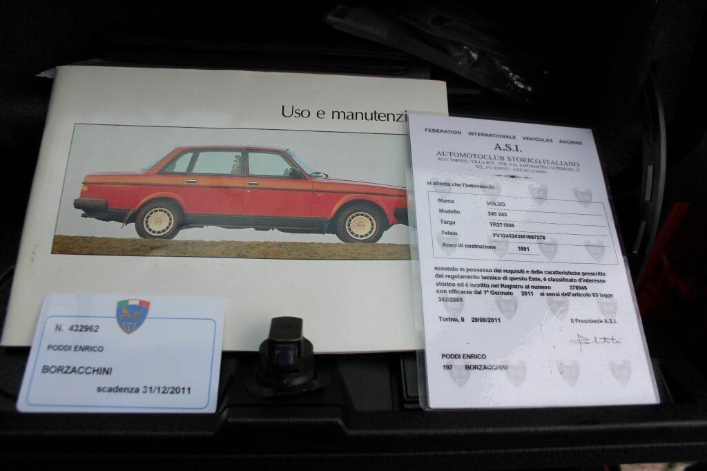 VOLVO 240 2.0 cat Station Wagon Polar