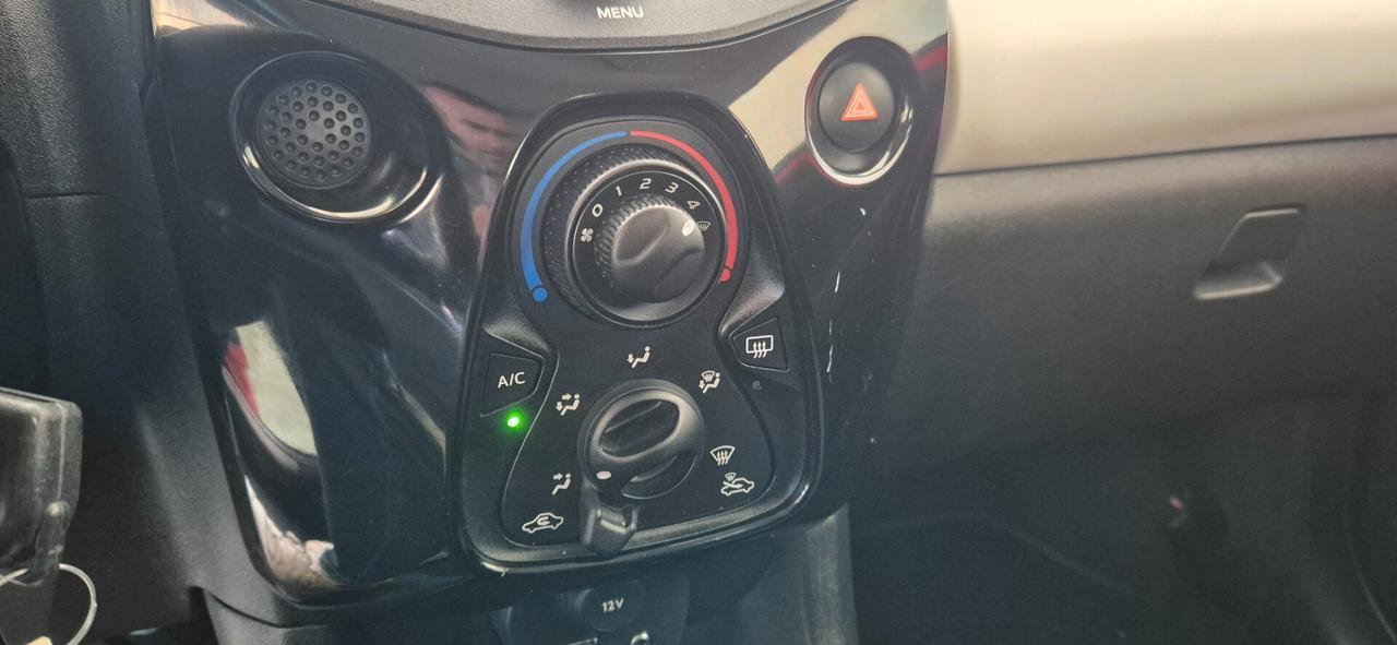 PEUGEOT 108 1.0 70CV STYLE Adatta per neop. 10/2017