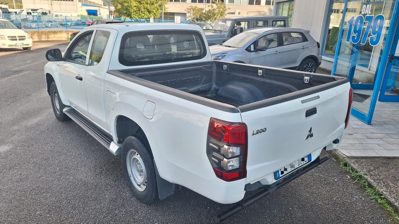Mitsubishi L200 D Club Cab 4x4 Invite Connect