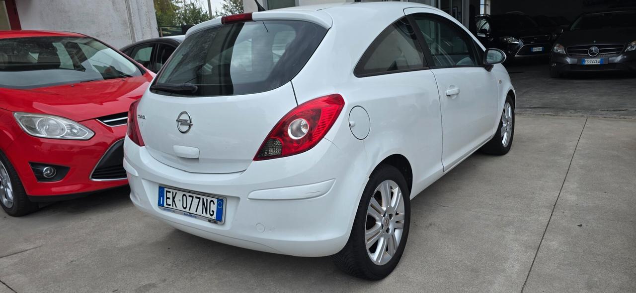 Opel Corsa 1.2 85CV 3 gas va. Sempre ok patentati