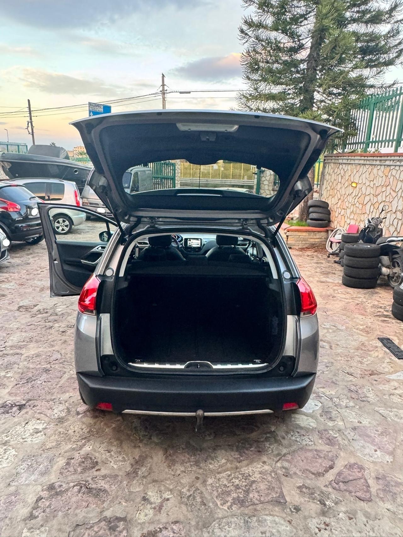 Peugeot 2008 1.6 e-HDi 115 CV Stop&Start Féline