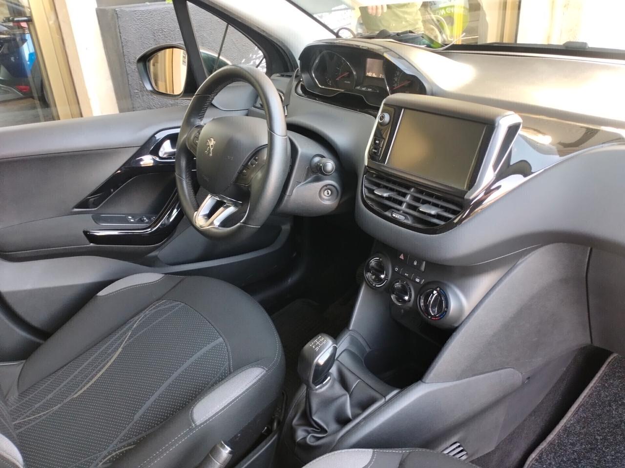 Peugeot 208 1.4 HDi 68 CV 5 porte Allure