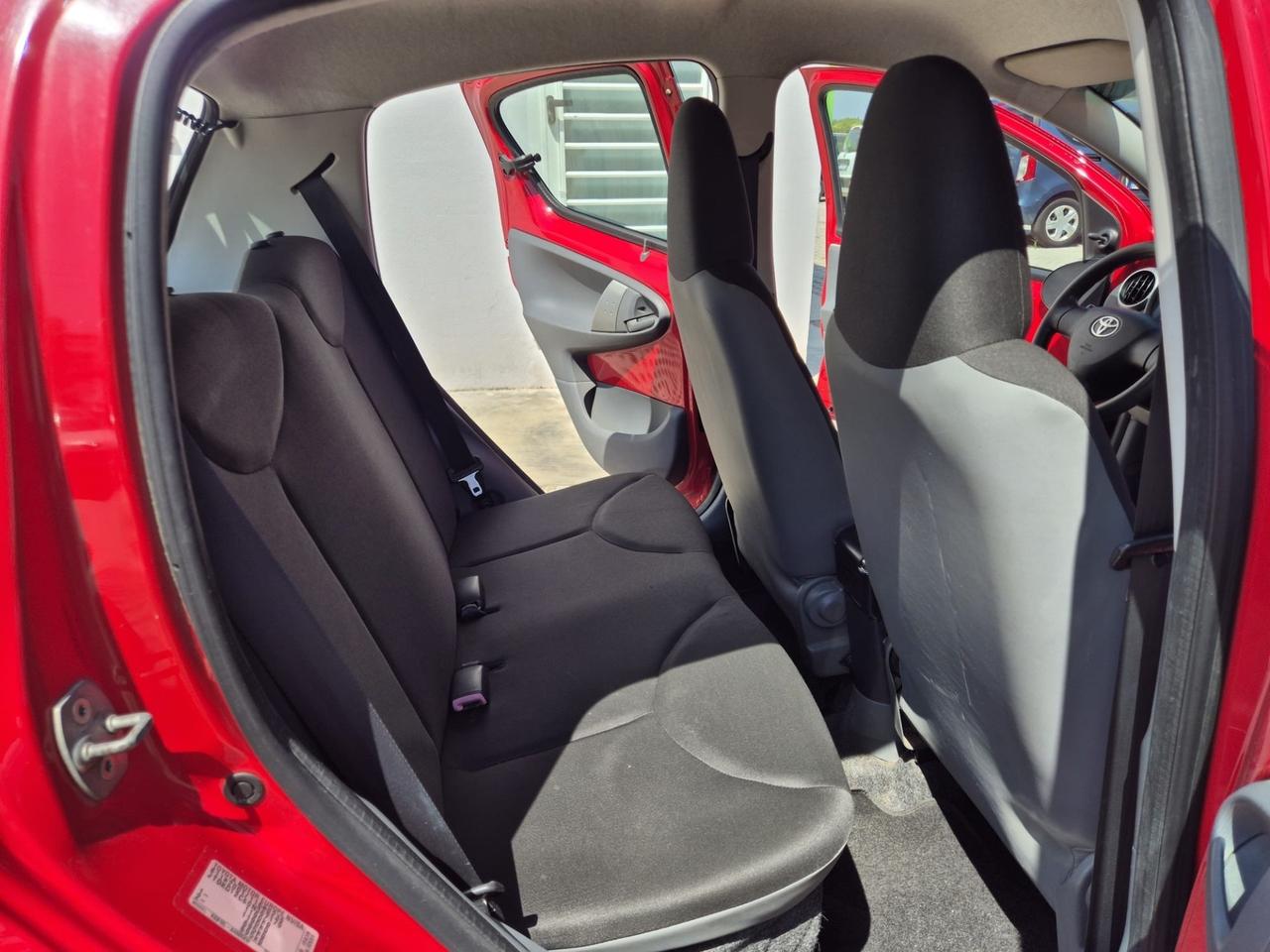 Toyota Aygo 1.0 12V VVT-i 5 porte Sol