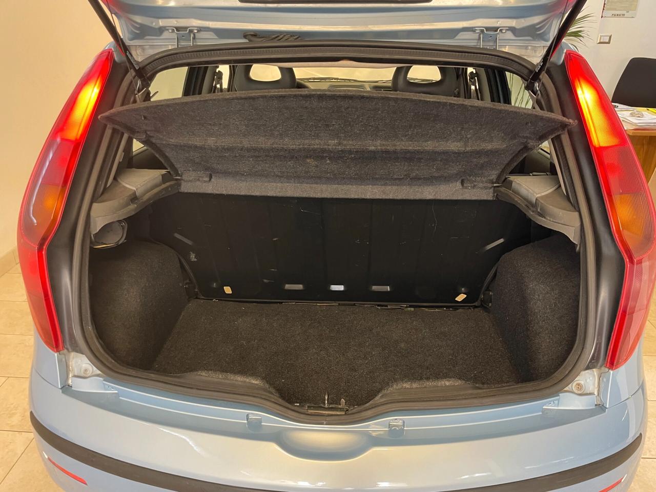 Fiat Punto 1.2 5p Dynamic TENUTA BENE TAGLIANDATA NEOPATENTATI