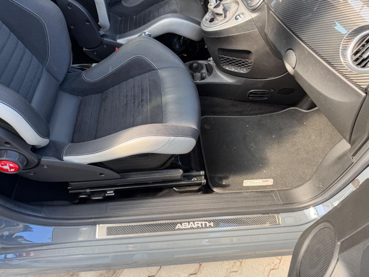 Abarth 695 C 1.4 Turbo T-Jet XSR Yamaha Limited Edition