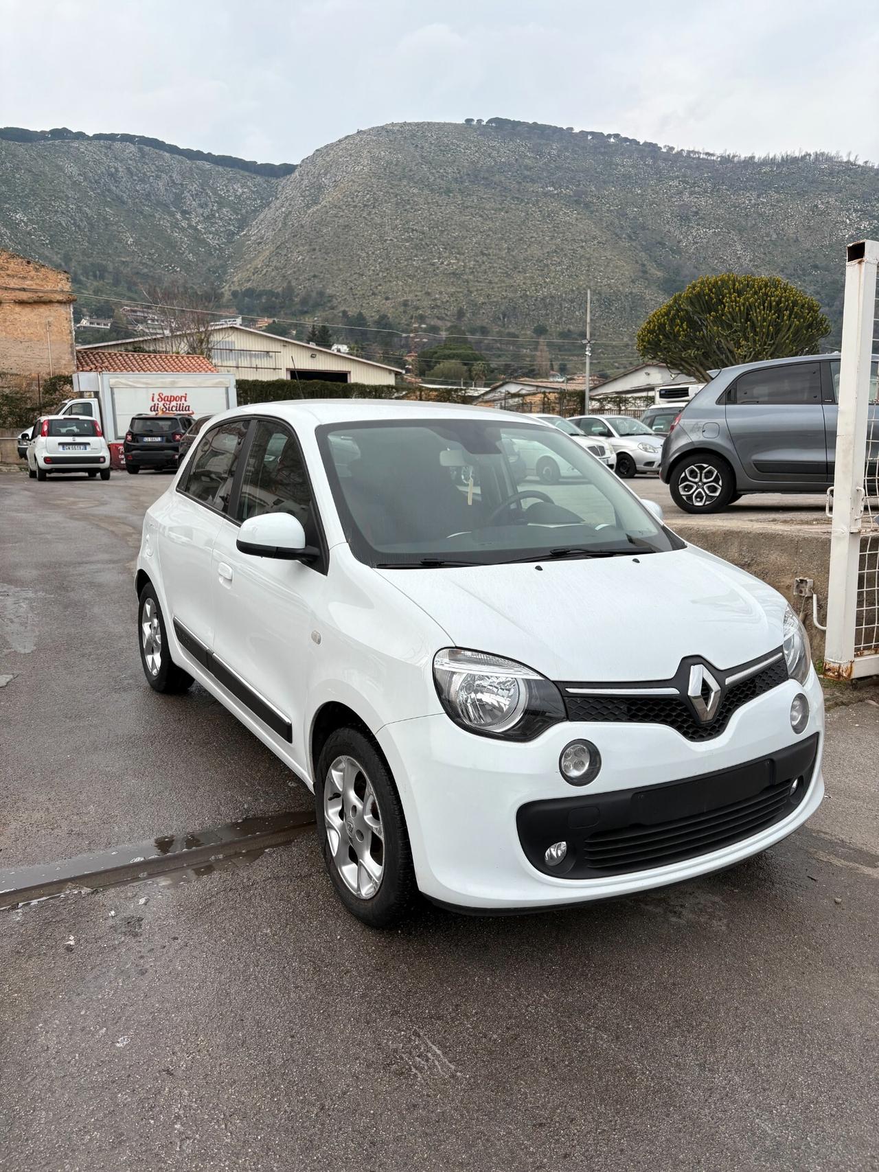 Vendesi Renault Twingo 1.0 Benzina Anno 2015