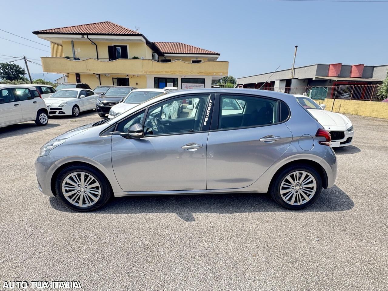 PEUGEOT 208 1.2 BENZINA ADATTA NEOPATENTATI