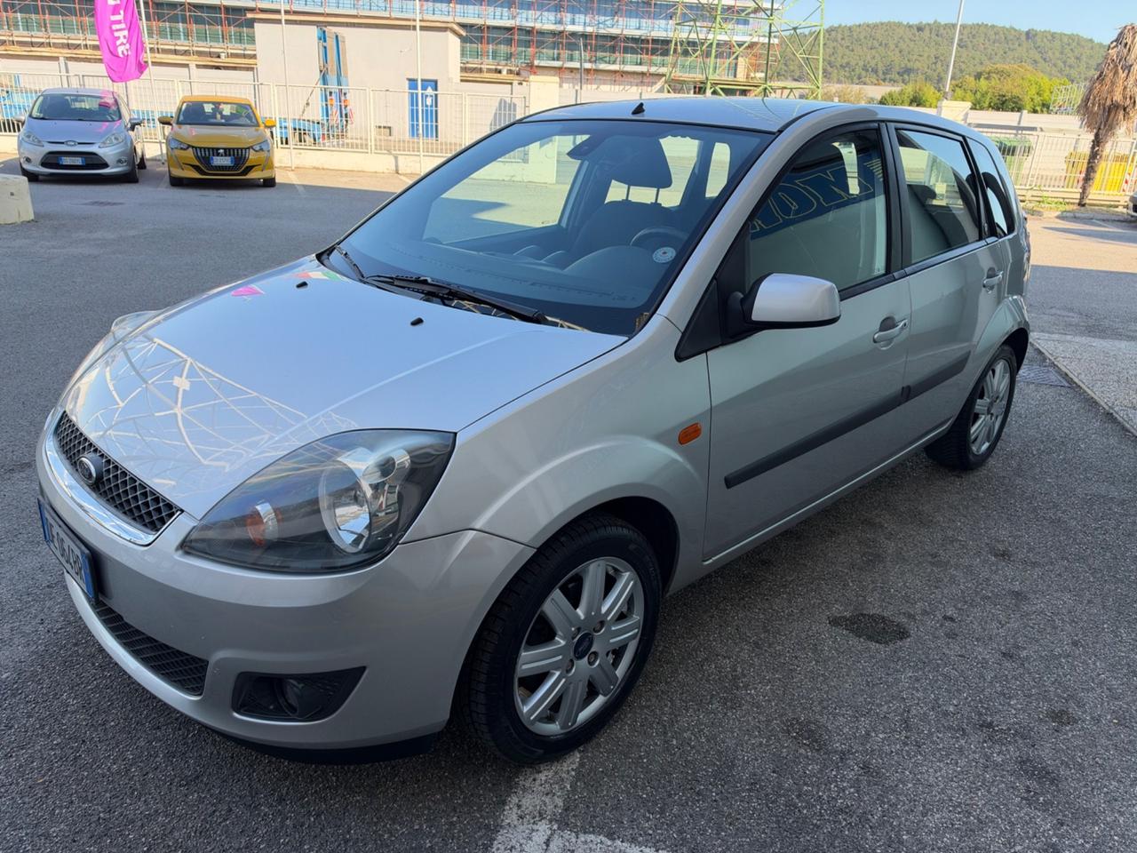Ford Fiesta 1.2 16V 5p. Ghia