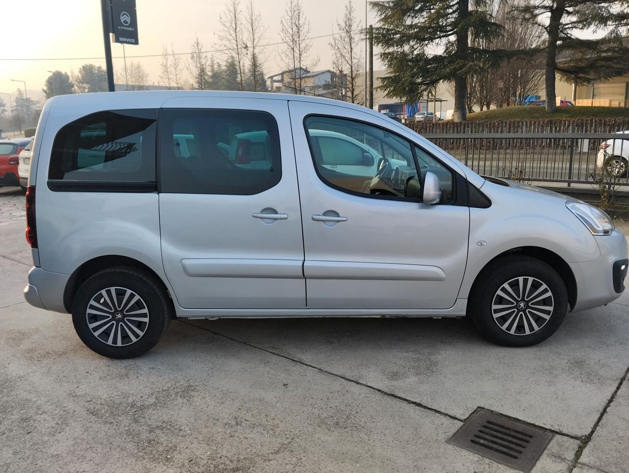 Peugeot Partner Tepee BlueHDi 100 Active N1